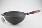 Preview: 3,5 Liter WOK aus Gusseisen mit Holzgriff und Deckel Pfanne Gusswok Wokpfanne